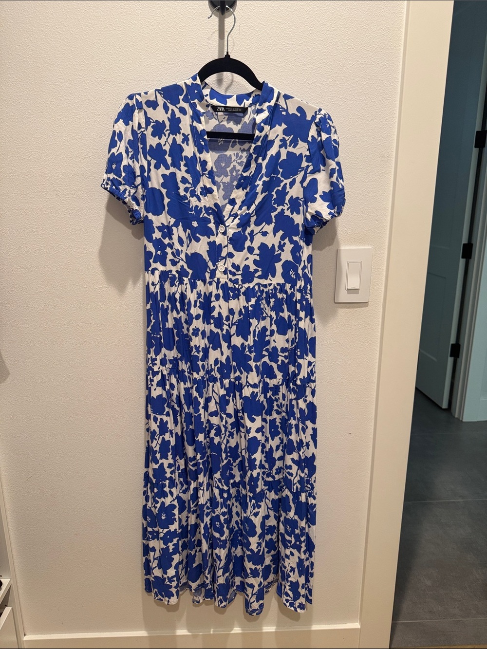 Zara Blue and White Floral V-Neck Midi Dress